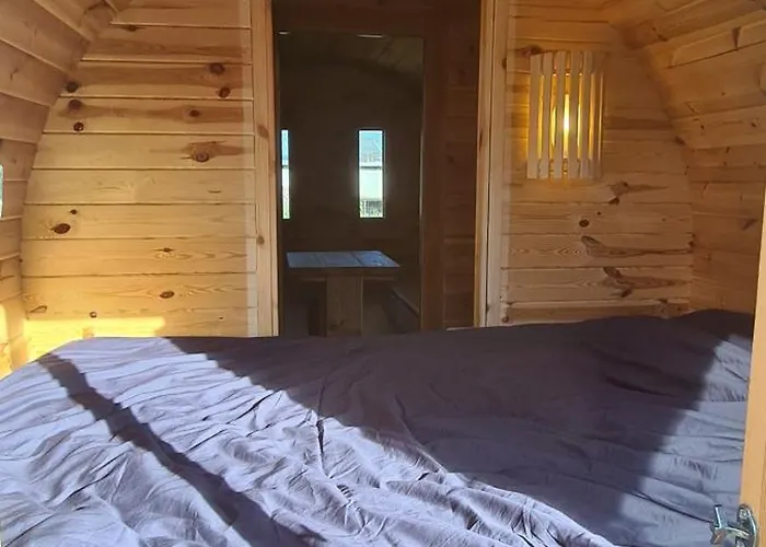 Glamping Im Beheizten Campingfass Auf Leo's Farm Alberthain